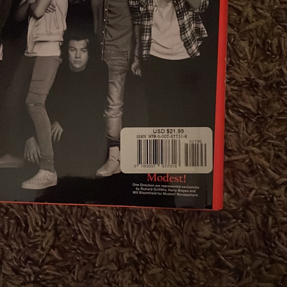 2 One Direction Autobiographies - Picture 4 of 5